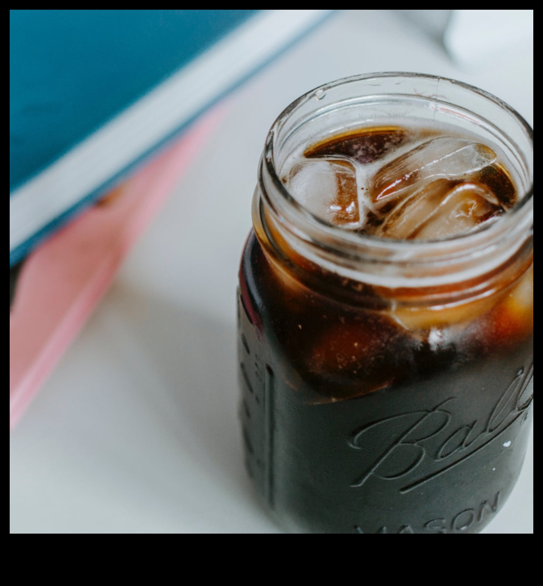 חלק וקרח: מתענגים על העושר של Cold Brew Coffee