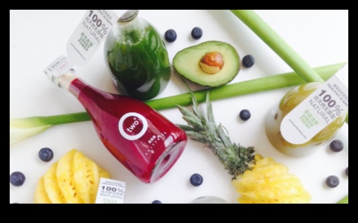 יומני ניקוי רעלים: רישום מסע הבריאות שלך ביומן עם מיצים עשירים בחומרים מזינים