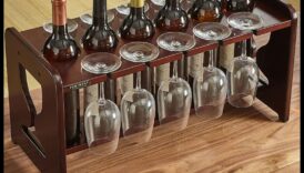 מחזיקי עץ לכוסות יין: יוצרים תצוגות פונקציונליות ומסוגננות