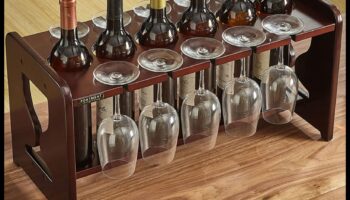 מחזיקי עץ לכוסות יין: יוצרים תצוגות פונקציונליות ומסוגננות